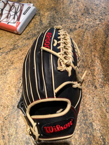 Outfield 12.75" A2000 Baseball Glove