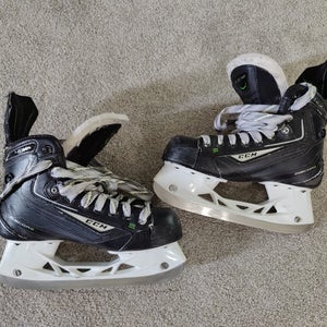 Junior CCM RibCor 46k Pump Hockey Skates  Size 5