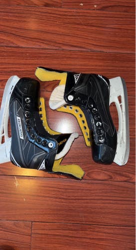 Used Bauer Regular Width Size 4.5 Supreme 150 Hockey Skates