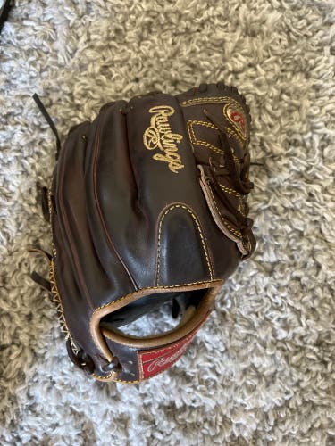 Pitcher's 11.75" Gold Glove Baseball Glove