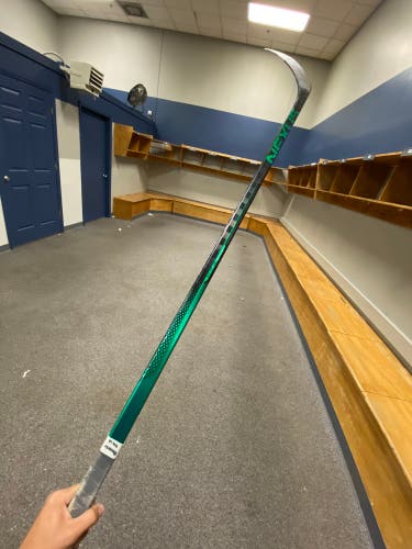 Pro Stock Green Nexus Geo Hockey Stick RH P92