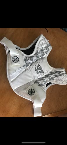 Warrior lacrosse medium chest protector