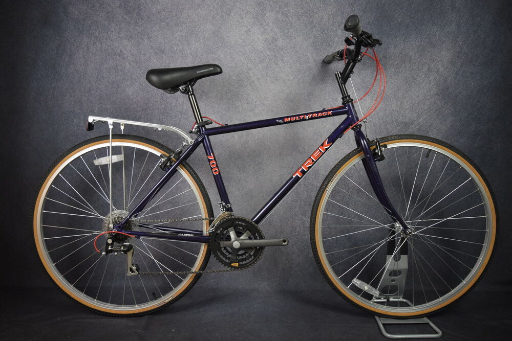 TREK MULTITRACK 700 HYBRID BIKE, 18 