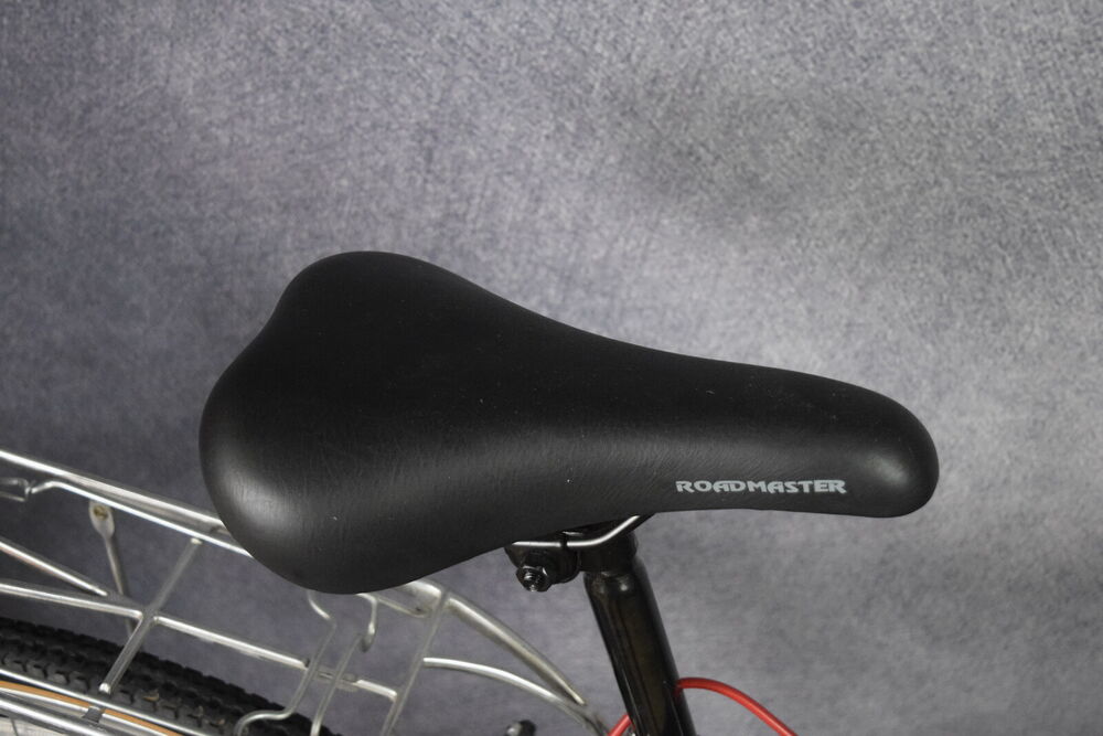 TREK MULTITRACK 700 HYBRID BIKE, 18 