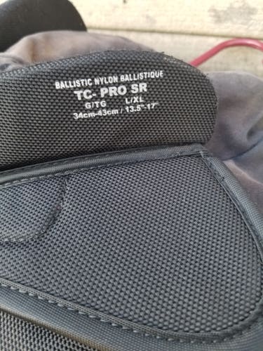 Used Sr Goalie Neck and Clavicle Protector L/XL