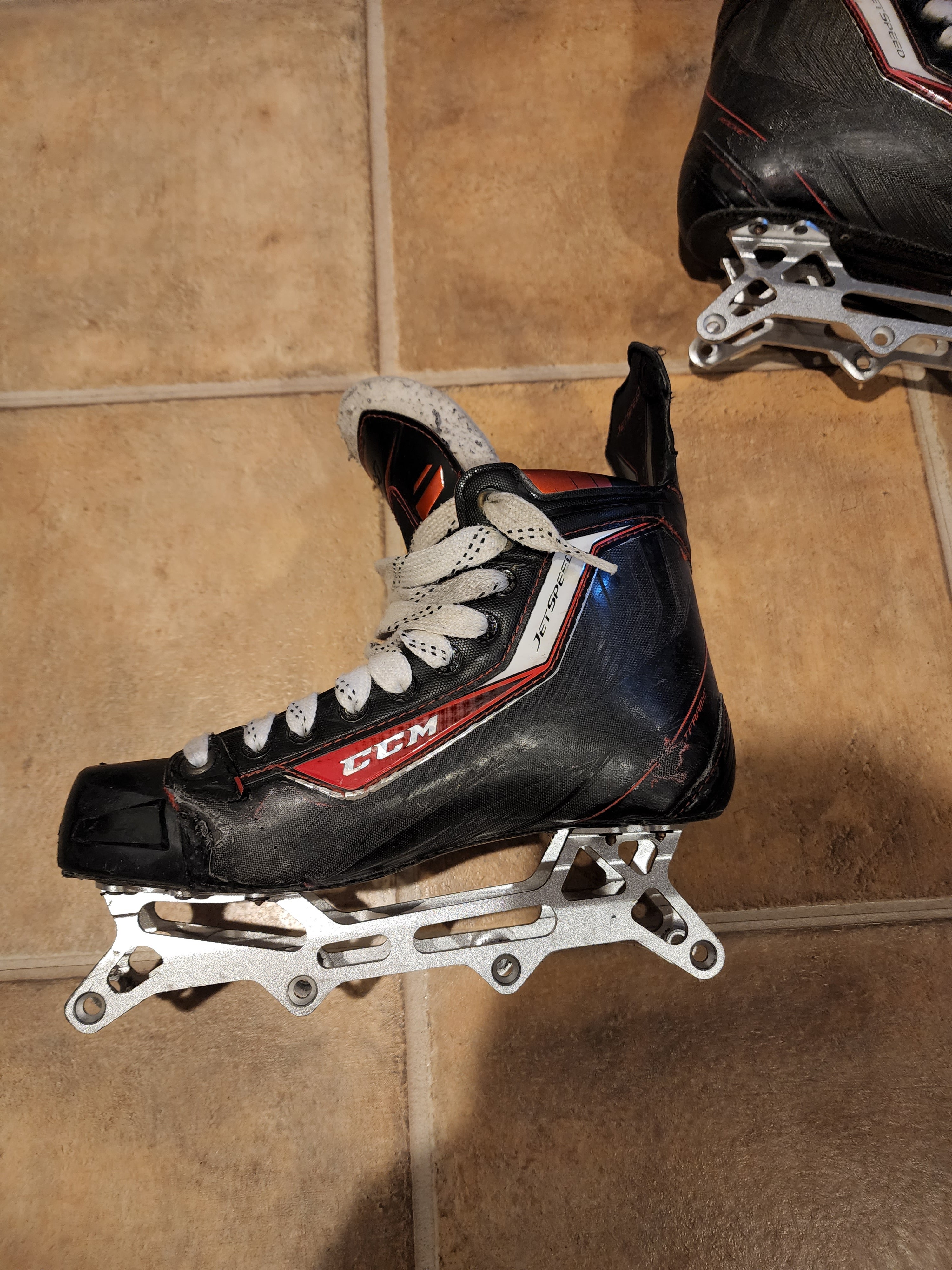 Used Colorado Eagles Pro Stock CCM Jetspeed FT2 Skates Senior 9 D