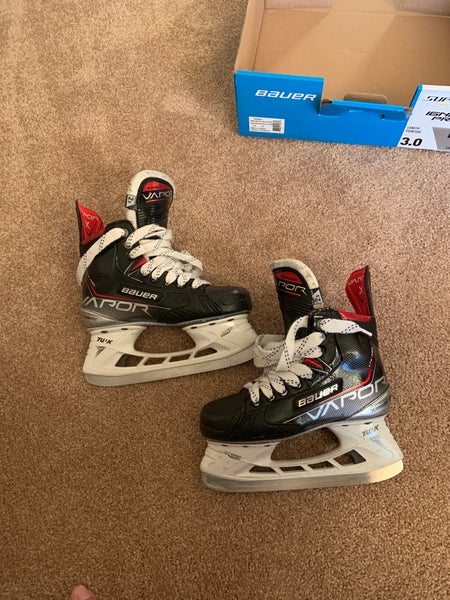 Junior Used Bauer Vapor XLTX Pro Hockey Skates Extra Wide Width Size 2.5
