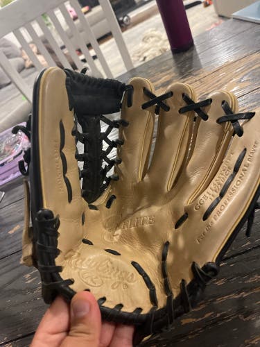 Infield 11.5" Gold Glove Elite Baseball Glove