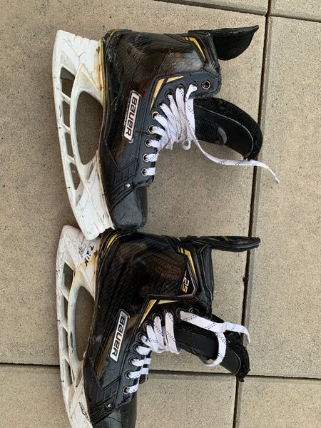 Used Bauer Regular Width Pro Stock Size 9.5 Supreme 2S Pro Hockey Skates