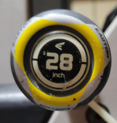 Used 2018 Easton Composite Ghost X Hyperlite Bat (-11) 17 oz 28"