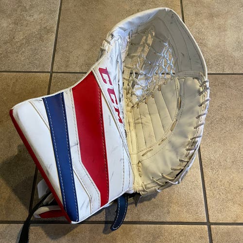 CCM Extreme Flex E3.9 Int Catch Glove