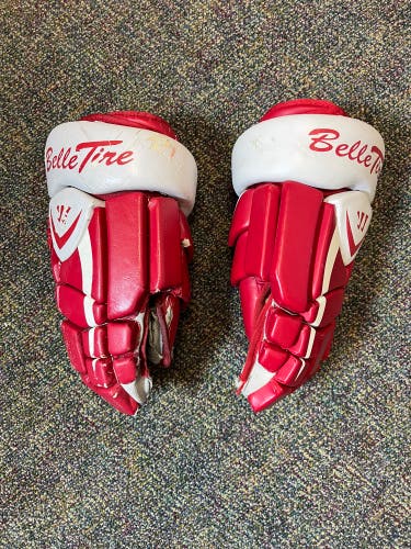 Warrior Belle Tire Hockey Gloves
