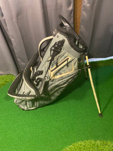 Maxfli honors plus 14 way camo golf stand bag