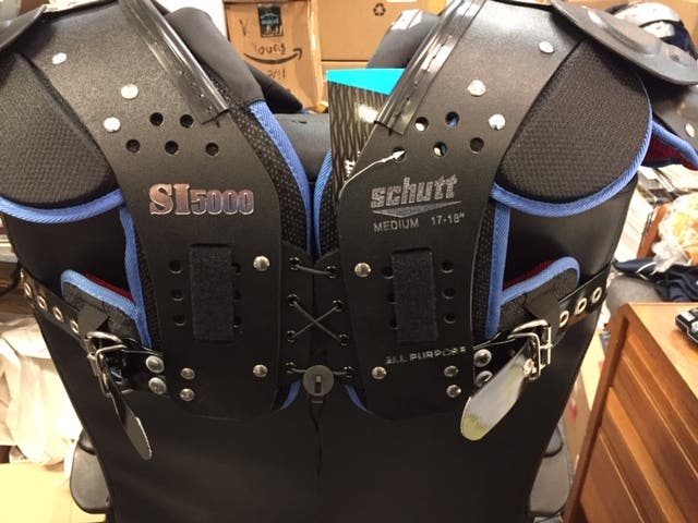 New Adult Medium Schutt SI5000 All Purpose Shoulder Pads (NO TRADES)