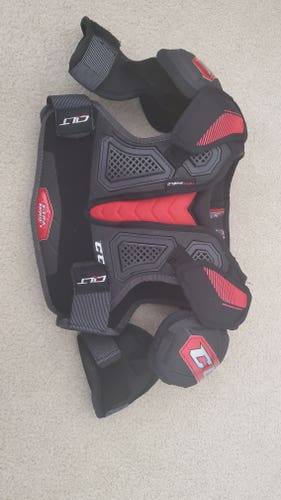 Junior Medium CCM Quicklite Xtra Pro Shoulder Pads