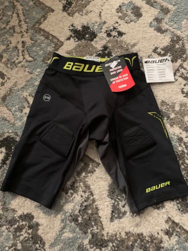 Bauer Brand New Youth M Black Compression Shorts