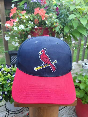 Vintage St Louis Cardinals MLB Sports Baseball Plain Logo Hat Cap Snapback
