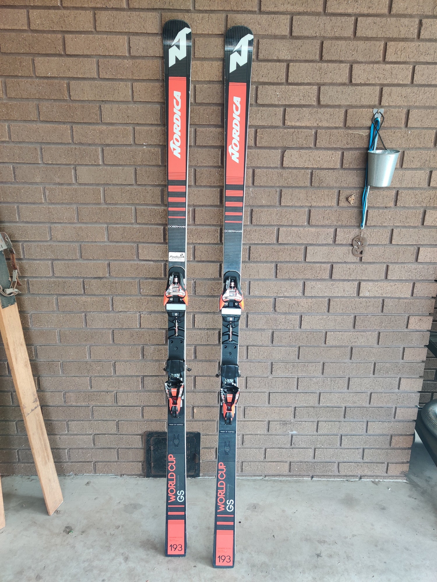 Used Men's 2019 Nordica Racing Dobermann GS WC Skis With Bindings Max Din 18