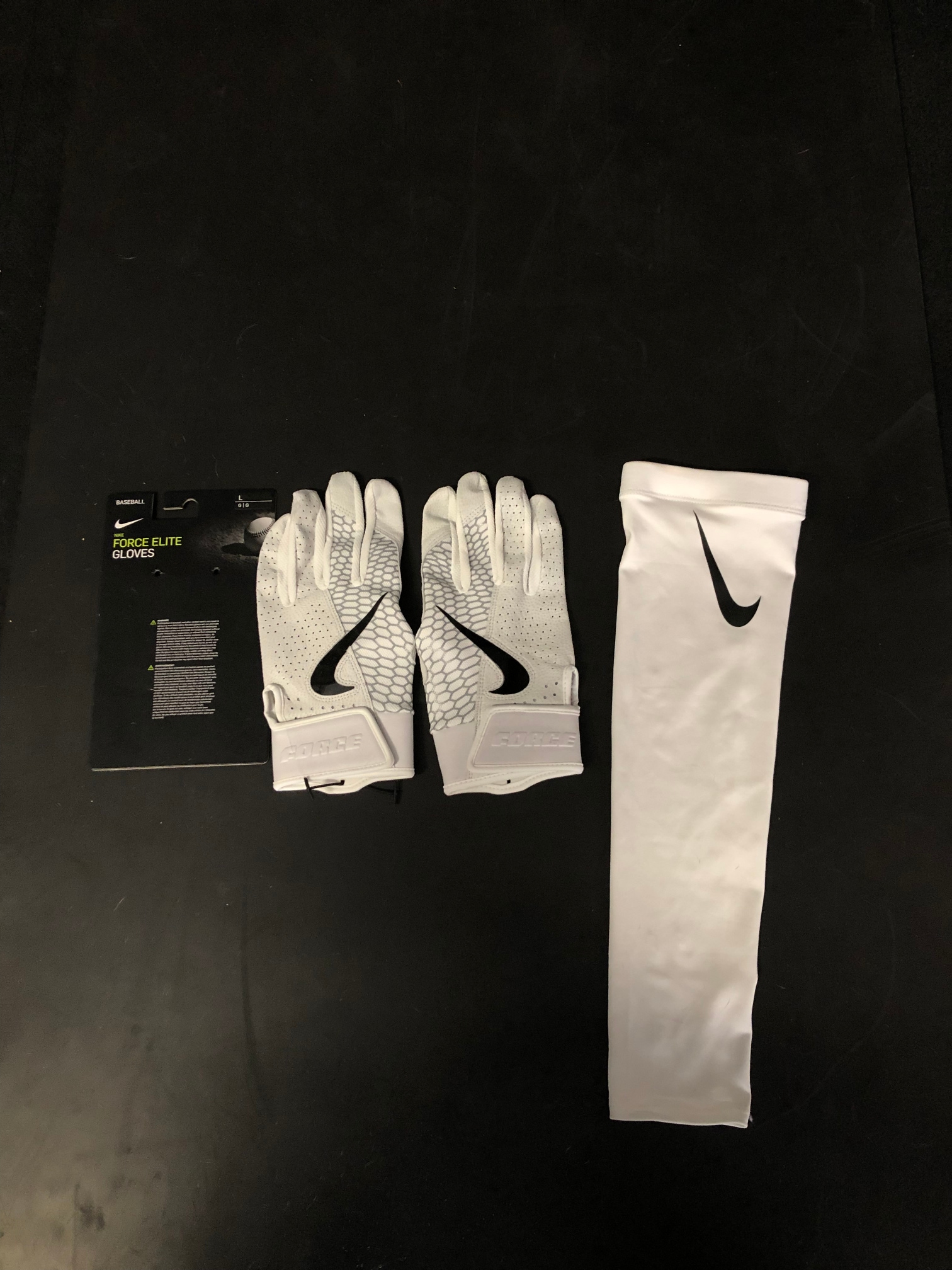 NIKE Force Batting Gloves (LG)/NIKE Pro Compression Arm Sleeve