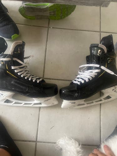 Golden Knights Jack Eichel Team Issued Used Bauer  Pro Stock Size 10 Supreme 2S Pro Hockey Skates