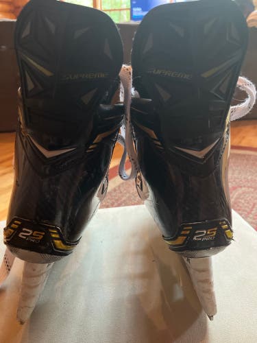 Used Bauer Regular Width Size 9 Supreme 2S Pro Hockey Skates