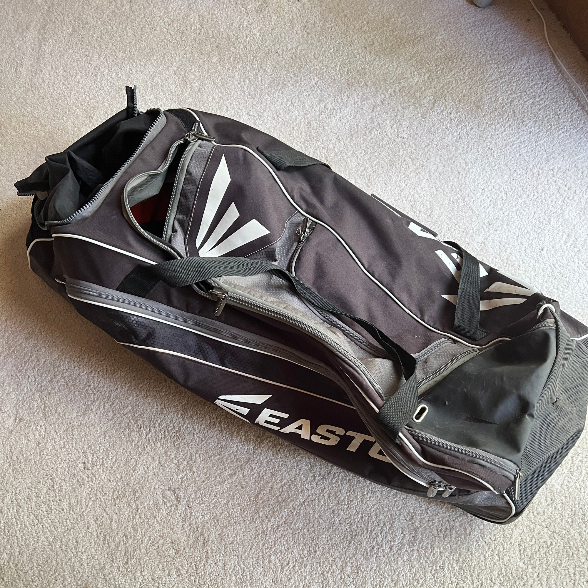 Easton E500w Wheeled Bag Black/Grey Baseball/ Softball Heavy Duty ...