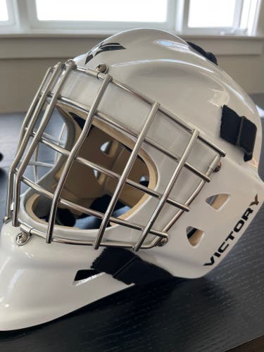 Victory V8 Goalie Mask helmet
