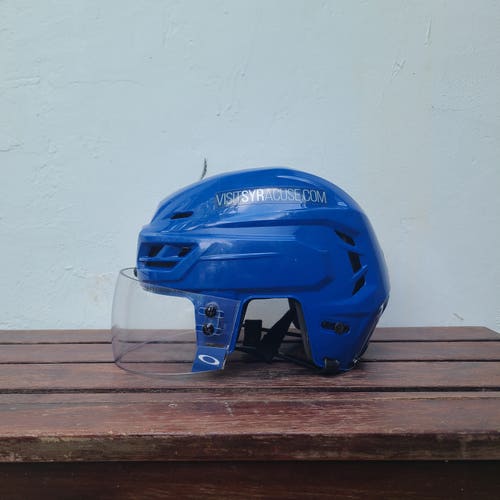 Medium Syracuse Crunch CCM Resistance Pro helmet