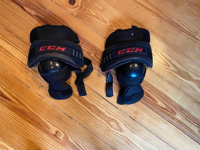 Used CCM KP 1.9 knee pads