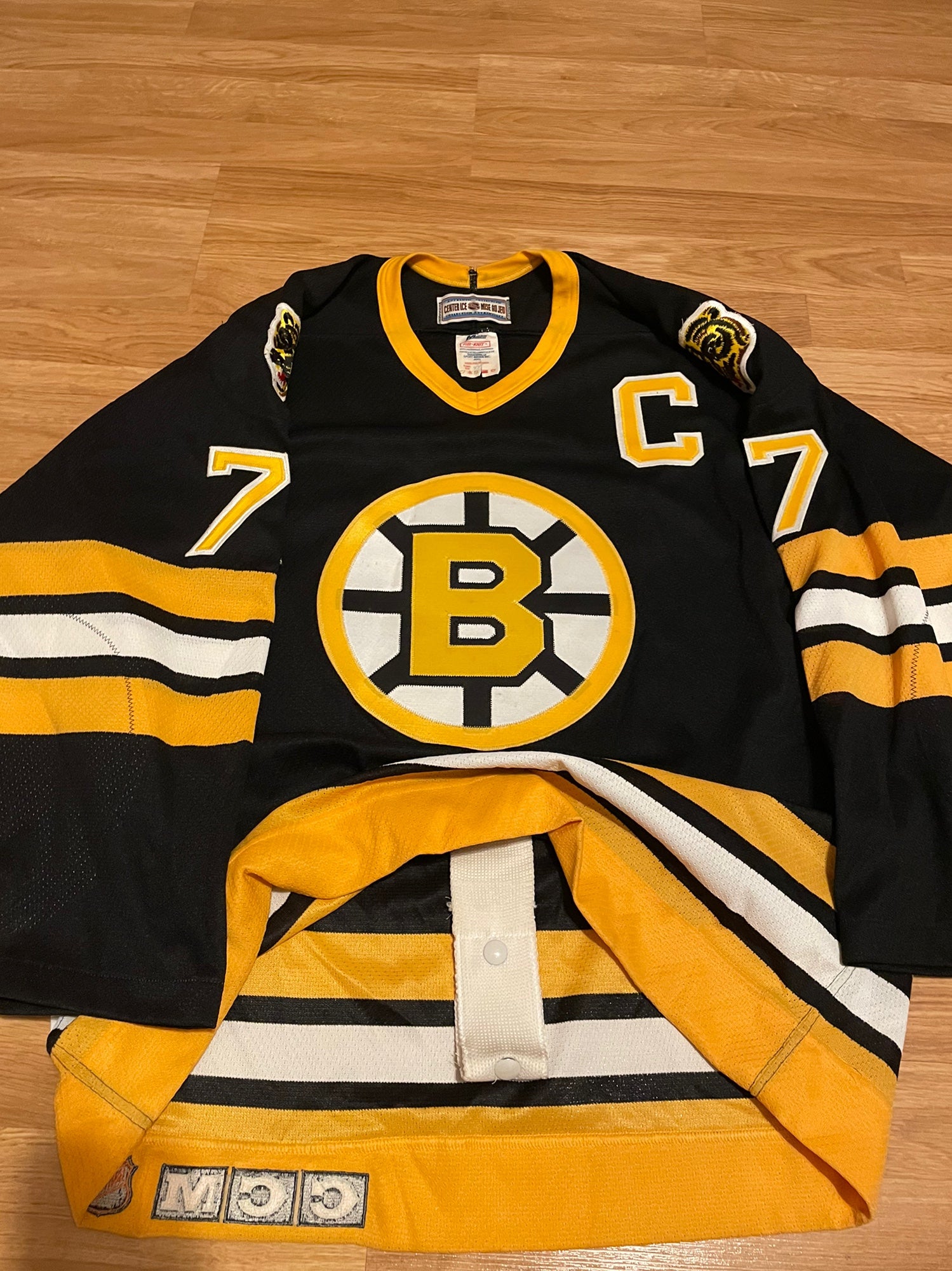 Boston Bruins NHL Vintage CCM Ice Hockey Jersey Shirt Black Gold Mens Small  S