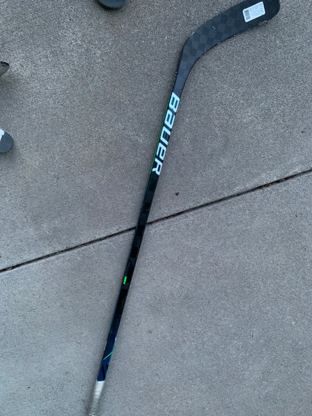 Intermediate Right Handed P88 Nexus Geo Hockey Stick