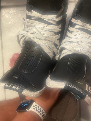 Mark Stone Team Issued Used Bauer  Pro Stock Size 9.5 Supreme UltraSonic Hockey Skates