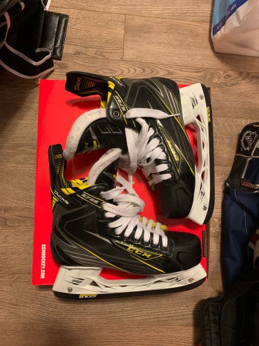 Used CCM Size 8 Tacks 5092 Hockey Skates