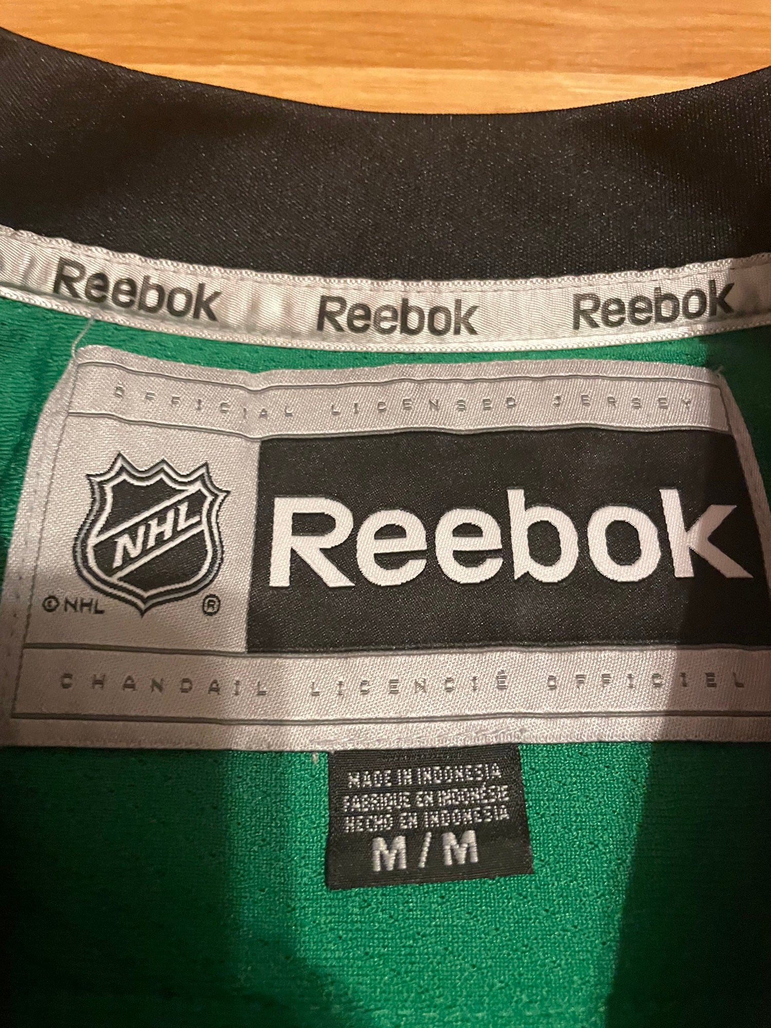 Men's NHL Chicago Blackhawks Kelly Green St. Patrick's Day Vintage Logo  Superior Stripe T-Shirt in 2023