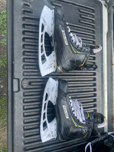 Used Bauer Regular Width  Size 9 Supreme 2S Pro Hockey Skates