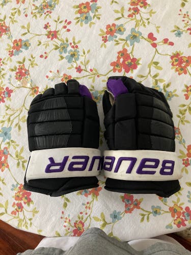 Bauer 14" Pro Stock Nexus 2N Gloves