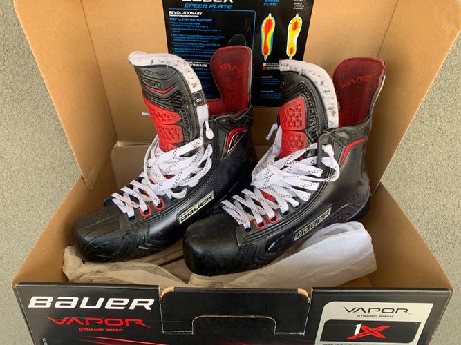 Senior Bauer Regular Width  Size 9 Vapor 1X Hockey Skates