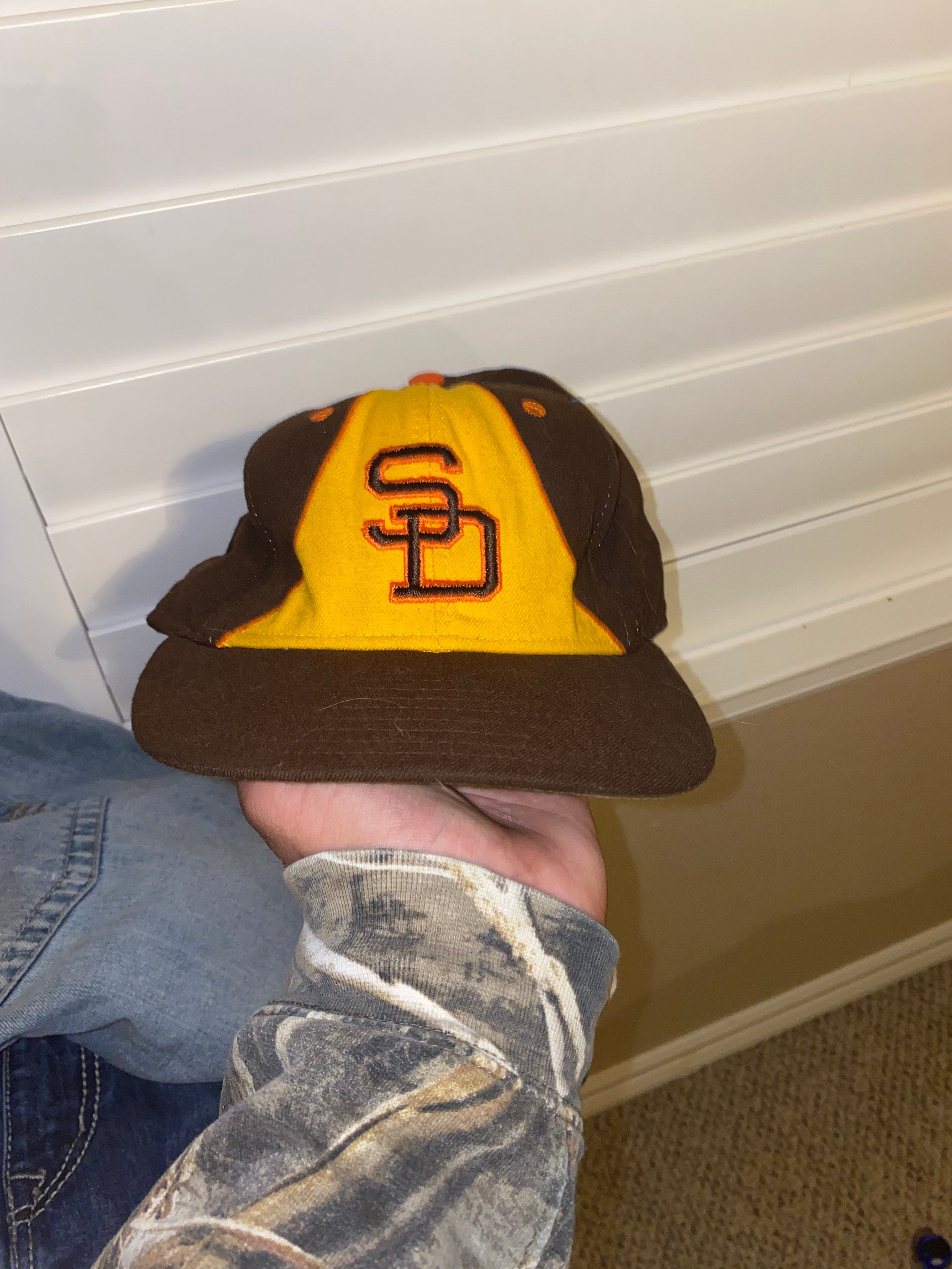 San Diego Padres Vintage Logo Athletic (No Top Button) Snapback Cap Hat -  NWT