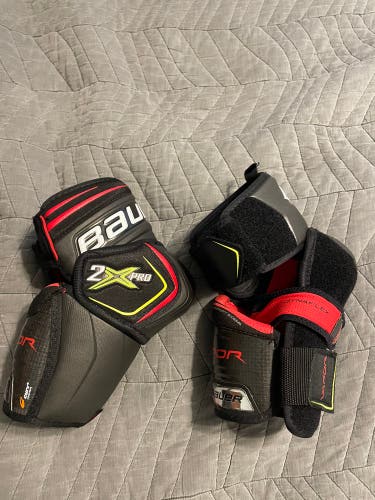 Used Medium Bauer  VAPOR 2X PRO Elbow Pads