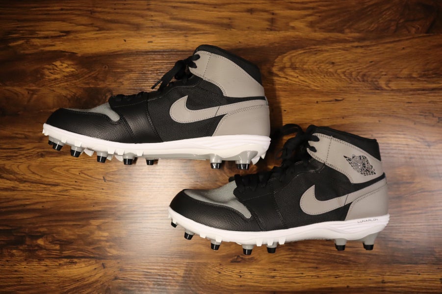 Nike Mens Air Jordan Retro 1 TD Mid Football Cleats Grey