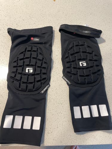 GFORM knee Pads