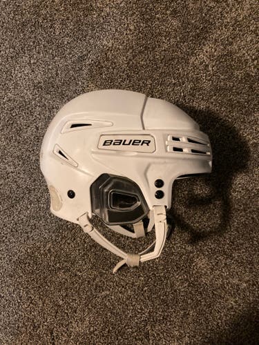 Used Medium Bauer Re-Akt 75 Helmet