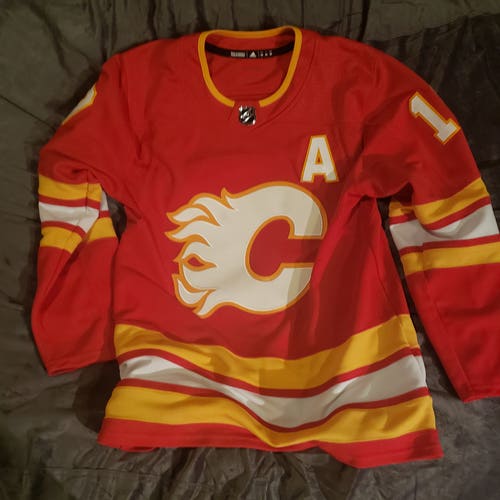 Calgary Flames Adidas Medium Tkachuk Jersey