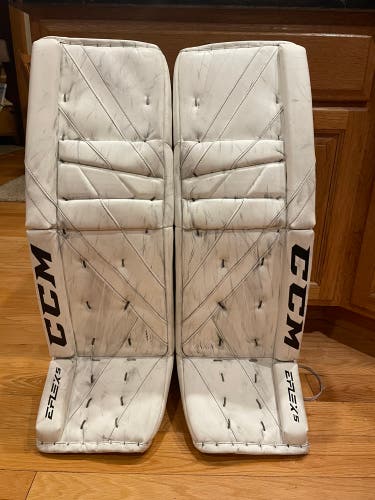 Used 35" CCM  Eflex 5 Goalie Leg Pads