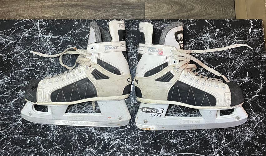 CCM 795 Ultra White Tacks skates