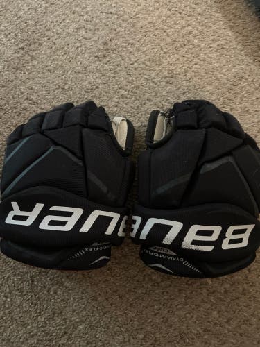 Junior Bauer 10"  Vapor X700 Gloves