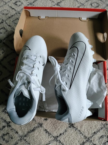 New Men's Size 9.0 (Women's 10) Molded Cleats Nike Low Cut Vapor Speed