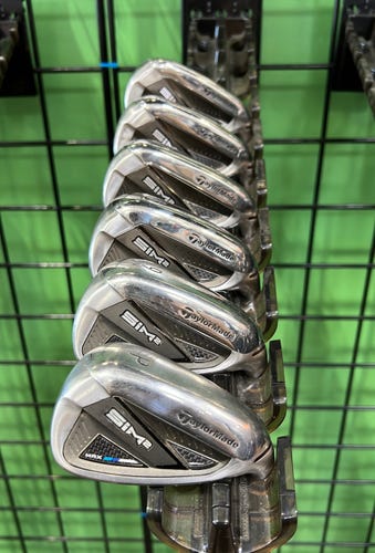 TaylorMade Used Right Handed Men's Senior Flex Graphite Shaft Iron Set