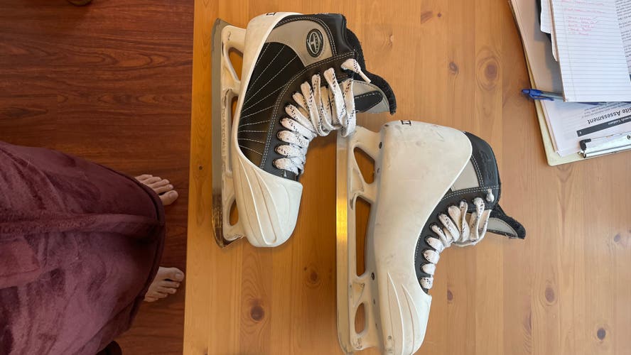 Used CCM Regular Width Size 11 652 Super Tacks Hockey Goalie Skates