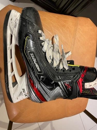 Senior Used Bauer Vapor 2X Pro Hockey Skates Regular Width Size 8.5